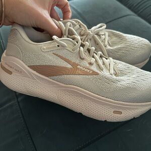 Brooks Ghost Max